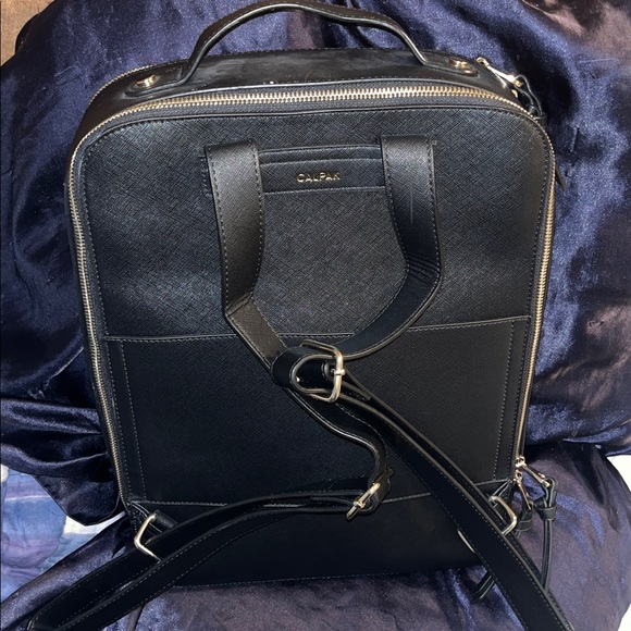 Calpak - Picture 6 of 10